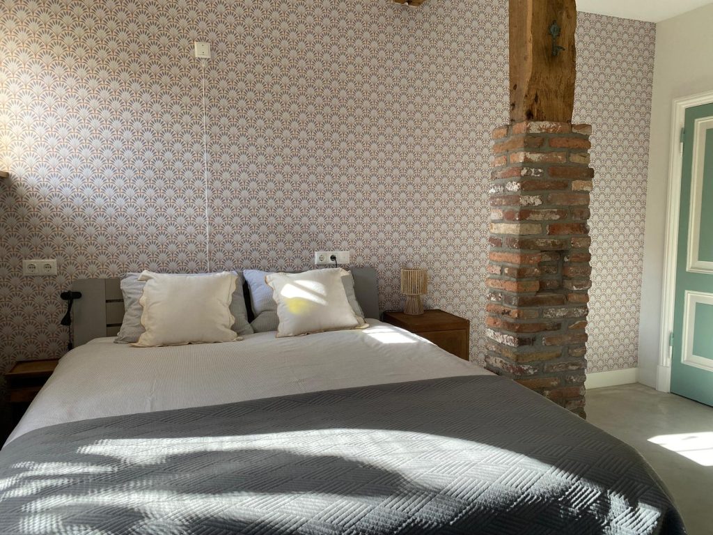 Het queensize bed van Kalvenhaar